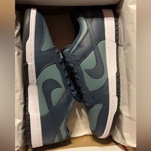 10.5 size Men’s.   nike dunk low premium ‘Armory Navy’